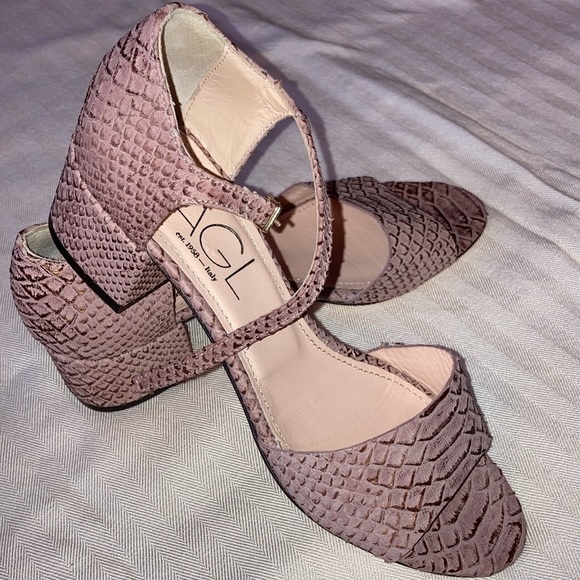 AGL Shoes - AGL sandals snake or crocodile skin embossed leather light mauve - NWOT